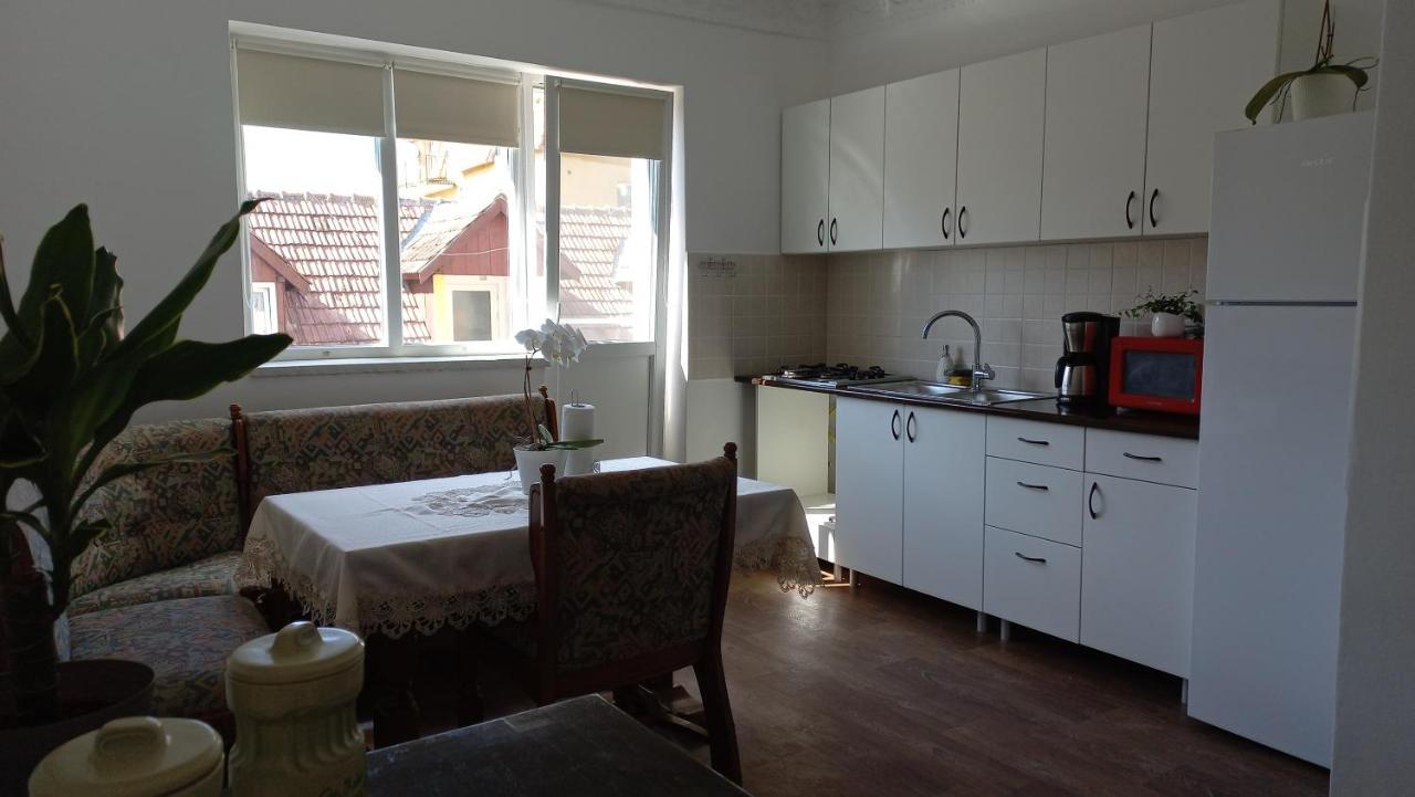 Dove Apartment Sibiu Bagian luar foto
